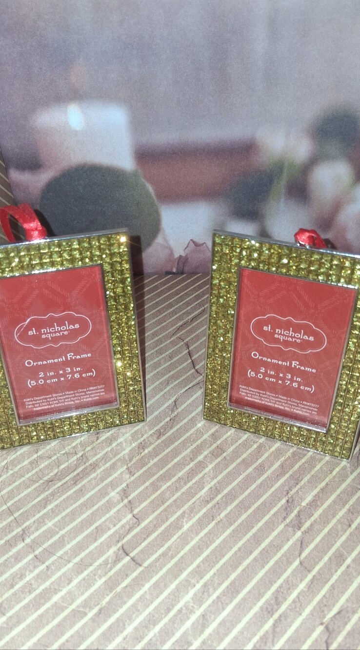 St. Nicholas Square Gold Ornament Photo Frame (2 in. x 3 in.)